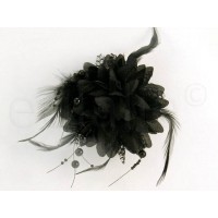 bloem corsage met parels zwart
